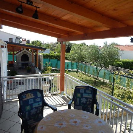 Apartman Duje Petrčane Extérieur photo