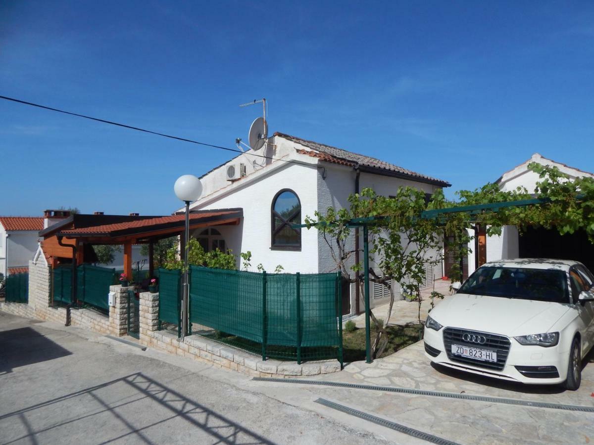Apartman Duje Petrčane Extérieur photo