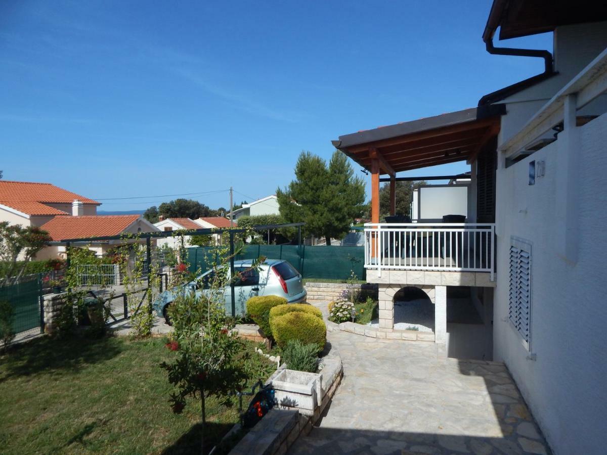 Apartman Duje Petrčane Extérieur photo