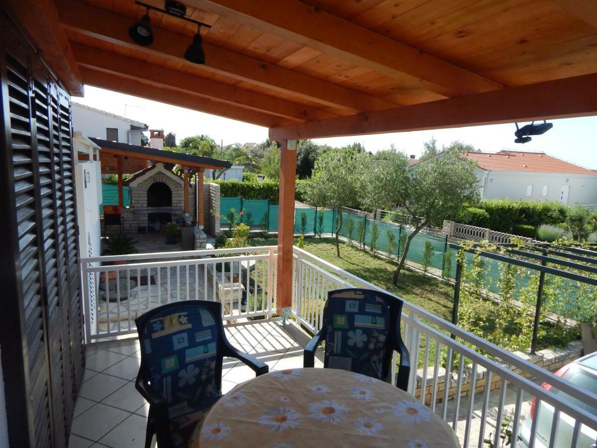 Apartman Duje Petrčane Extérieur photo
