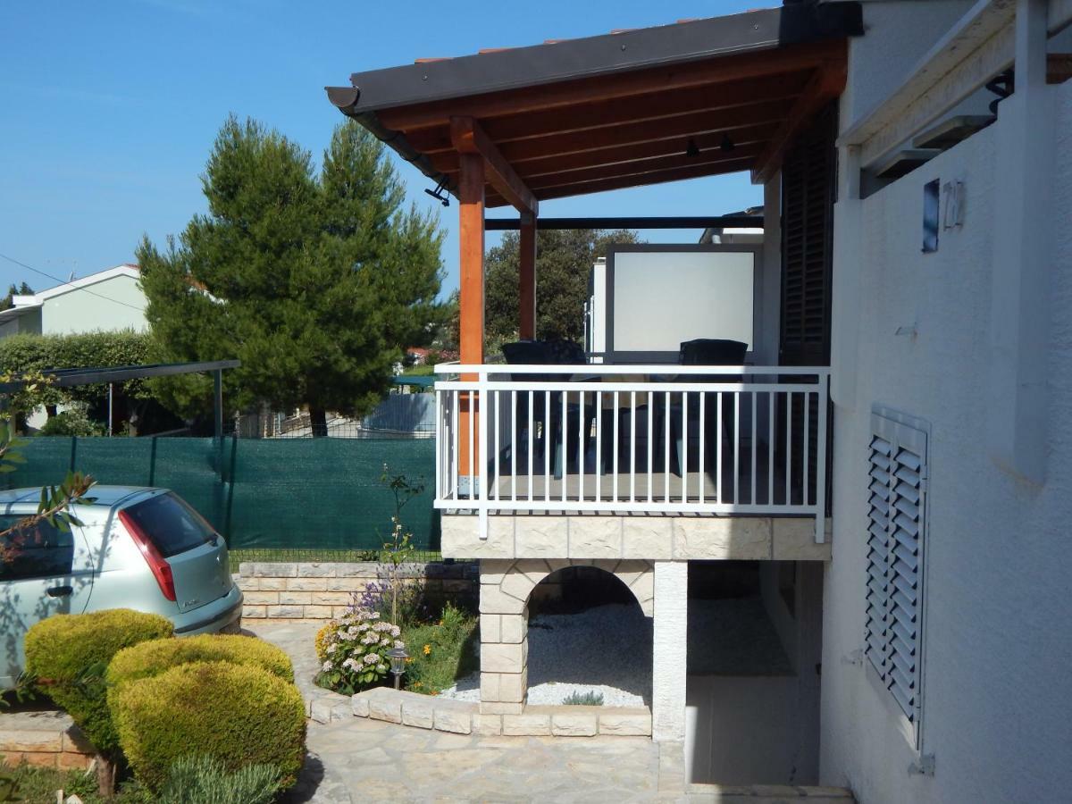 Apartman Duje Petrčane Extérieur photo