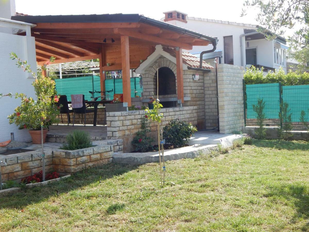 Apartman Duje Petrčane Extérieur photo